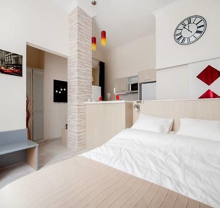 Manhattan Studio Budapest Bilik gambar