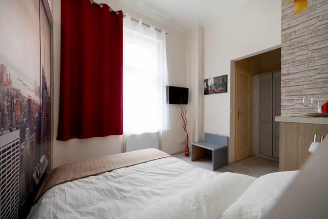 Manhattan Studio Budapest Bilik gambar